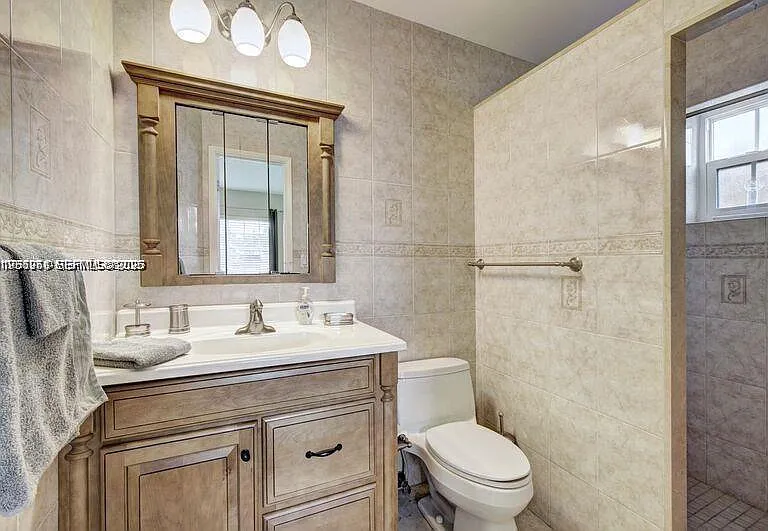 221 SE 9th Ave #112 — Photo 8