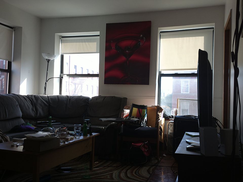 1st image of 118 2nd Ave