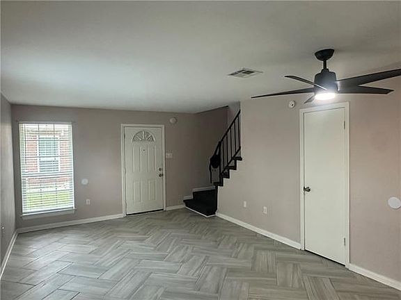 4th image of 1153 Heather Ln #D