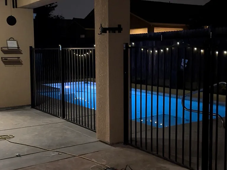 647 Ficklin Dr — Photo 2
