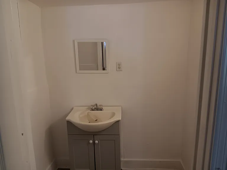 352 Court E — Photo 8