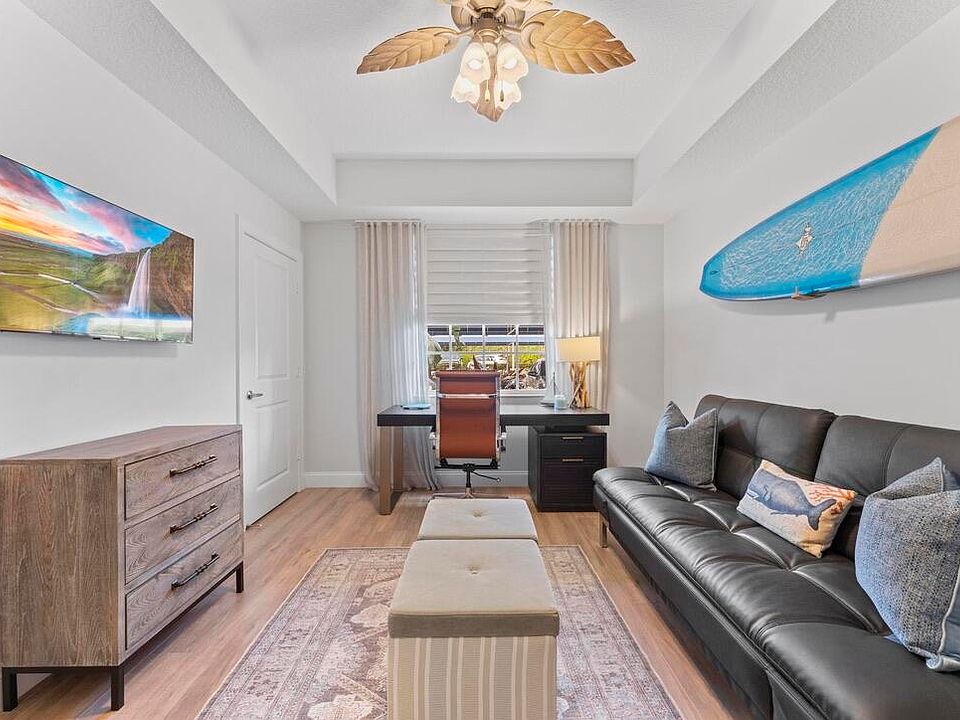 1st image of 315 Bay Colony Drive N