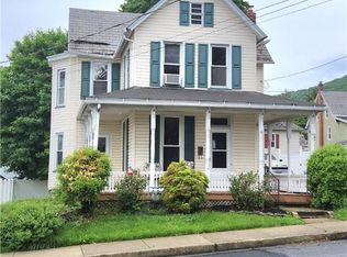 307 N Robinson Ave, Pen Argyl, PA 18072
