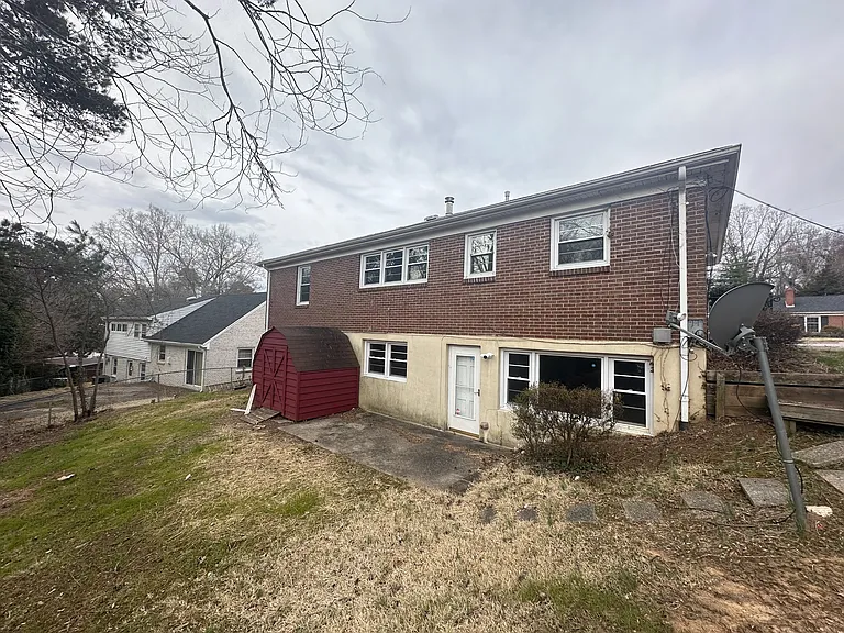 141 Dublin Ct — Photo 24