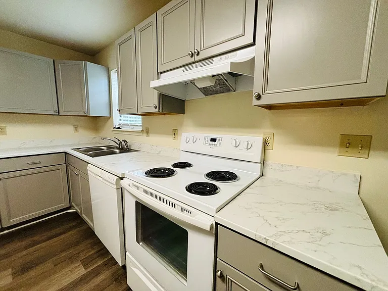 1417 Jennifer Dr — Photo 10