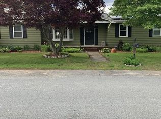 91 Porter St, Acushnet, MA 02743