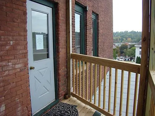 2 bed, 800 sqft, $1,700 — Photo 2