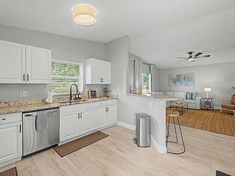 6052 114th Ave — Photo 10