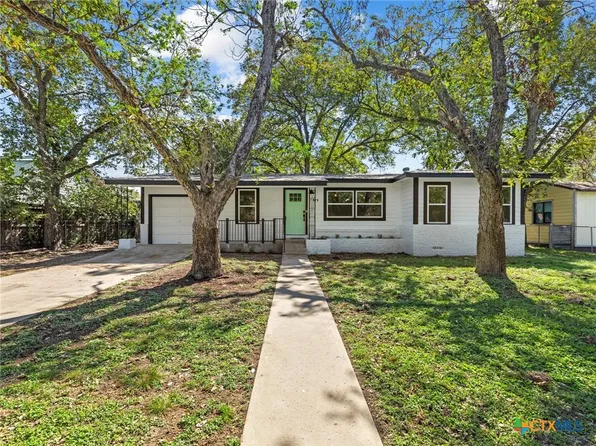 878 E Torrey St, New Braunfels, TX 78130