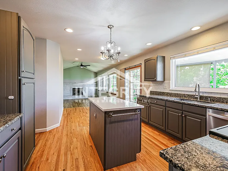 11536 Briarwood Ln — Photo 7