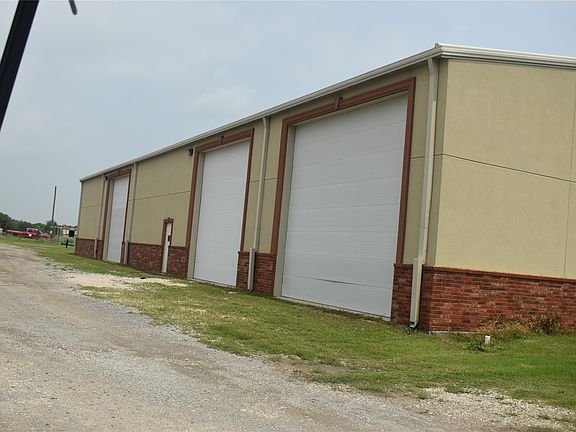 5th image of 2320 W Lucas Rd