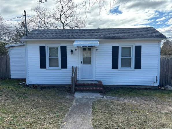 61 Point Road, Riverhead, NY 11901