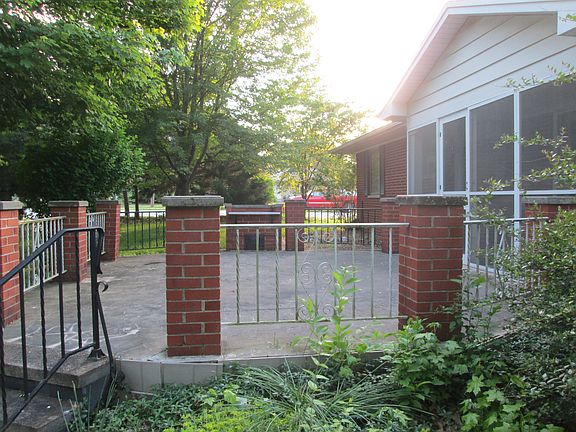 Patio with BBQ grill