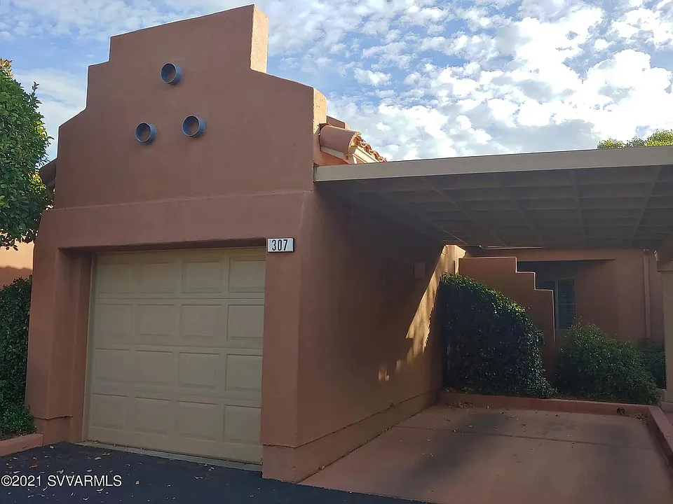 307 Prickly Pear Ln