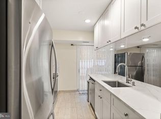 346 Lancaster Sq, Sterling, VA 20164