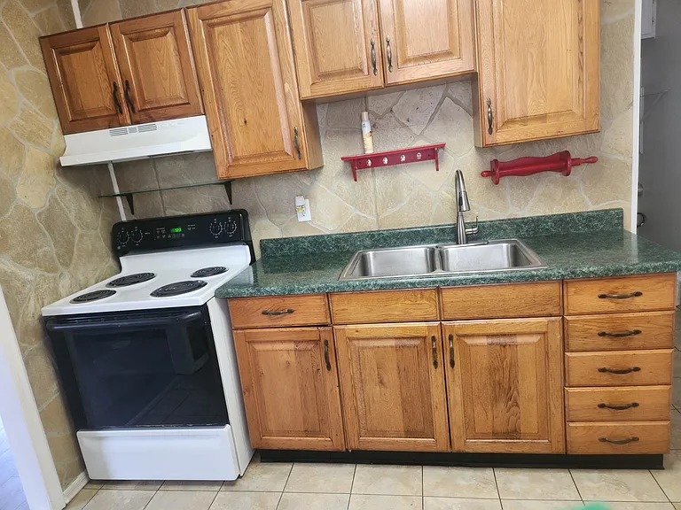 1051 Lawnview Ave — Photo 10