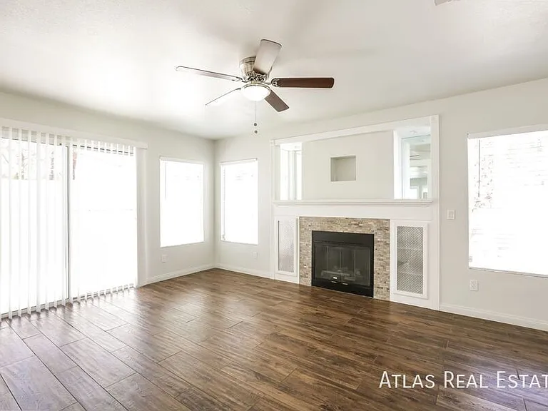 8840 Cornwall Glen Ave — Photo 3