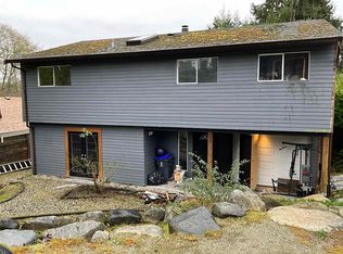 5799 Anchor Rd, Sechelt, BC V7Z0L8