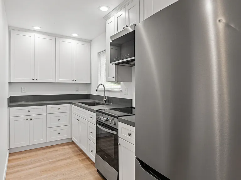 446 Luneta Dr #A — Photo 7