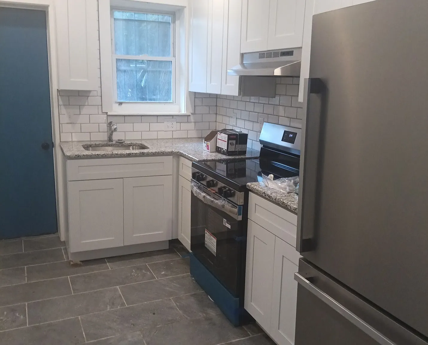 3 bed, 1.5 bath, 1010 sqft, $1,295 — Photo 2