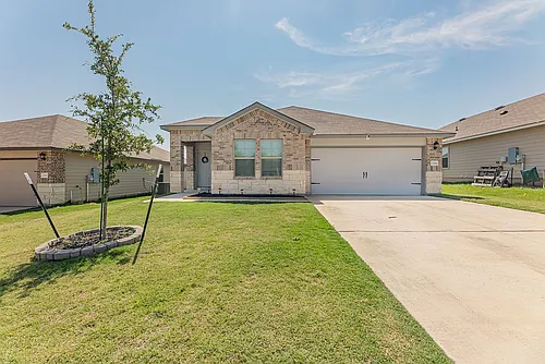 2306 Aylesbury Dr Photo 1
