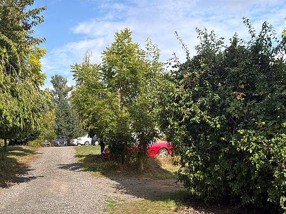 3rd image of 30245 E Woodard Rd