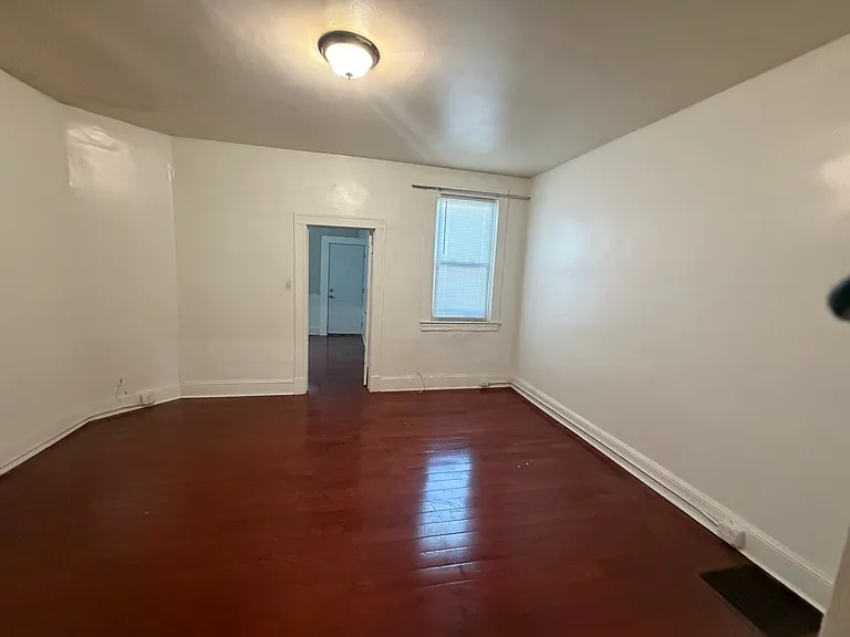 511 Rappolla St — Photo 7