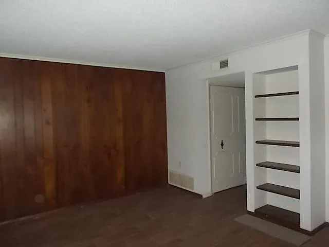 2 bed, 1.5 bath, 1152 sqft, $900 — Photo 3
