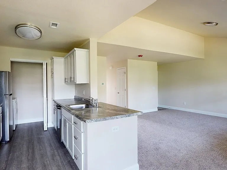 St. James Place — Photo 10