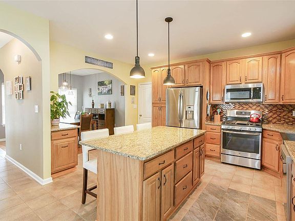 4th image of 929 Navajo Ave