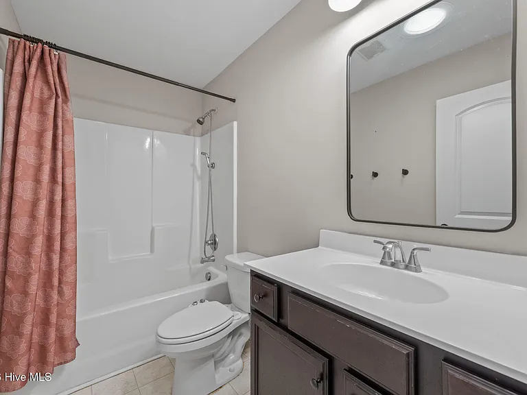 111 Anderson Ave — Photo 22