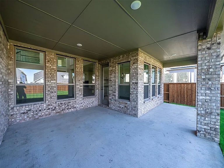 4280 Mill Pond Dr — Photo 33