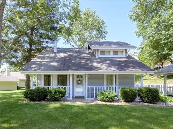 415 Briarhill Ct, Ballwin, MO 63021