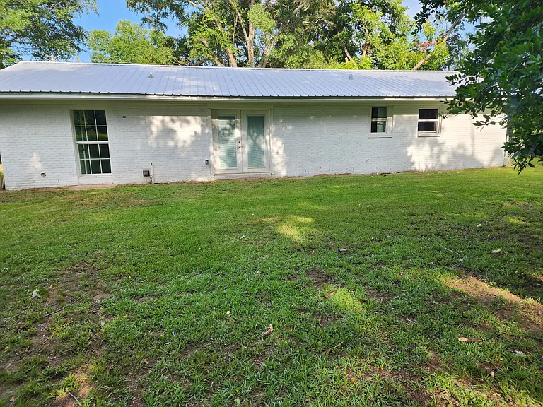 3203 Cathy Lou Rd — Photo 2