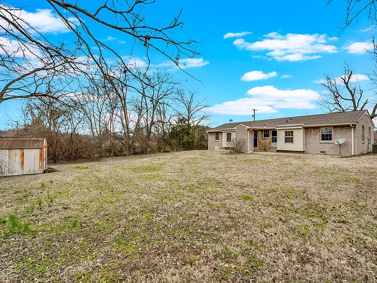102 Jennings Dr #B — Photo 17
