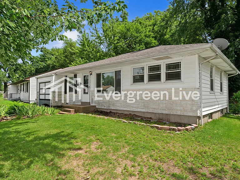 110 Saint Daniel Ln — Photo 2