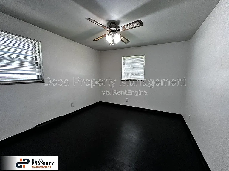 2312 Shields Ave — Photo 7