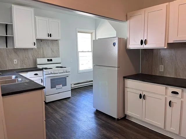 336 E North St #B — Photo 3