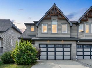 157 E Rainbow Falls Blvd, Chestermere, AB T1X 0N6