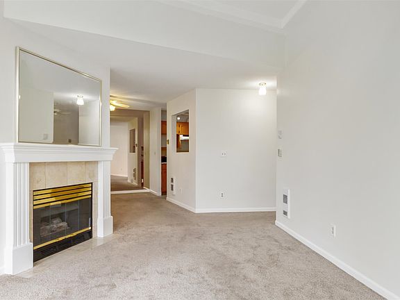 5th image of 22611 116th Ave #325