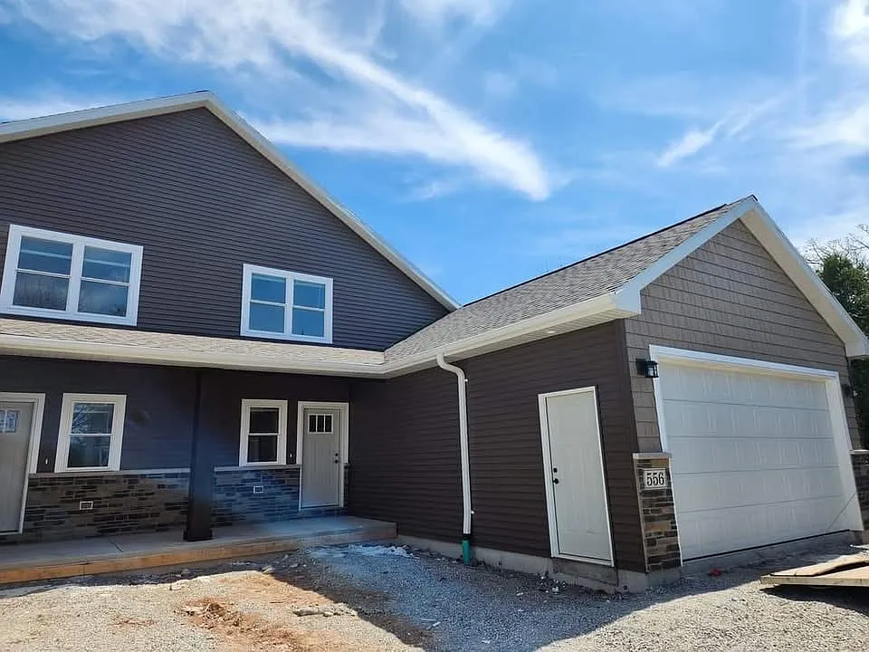 3 bed, 2.5 bath, 1509 sqft, $2,100 — Photo 1