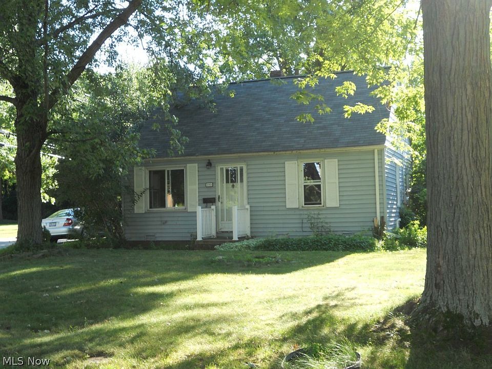 1st image of 150 Woodstock Dr