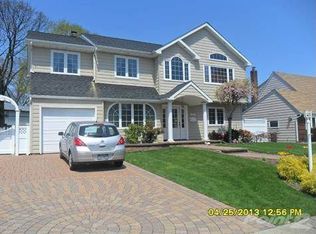 89 Jefferson Rd, Farmingdale, NY 11735