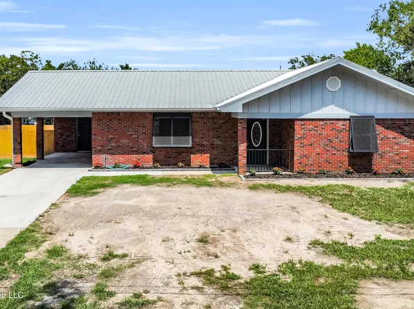337 Saint George St, Bay Saint Louis, MS 39520