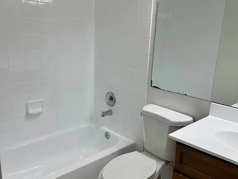 3565 W Butler St — Photo 14
