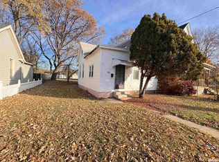 911 W Hurlburt St, Peoria, IL 61605