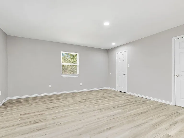 1401 Garrett St — Photo 12