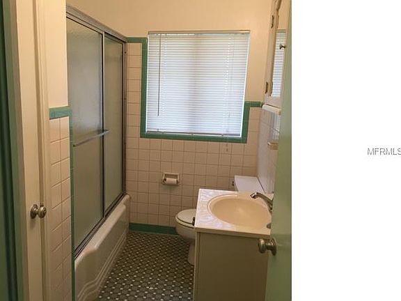 3rd image of 1223 Columbus Cir