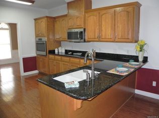 200 Stonegate Dr, Dothan, AL 36305