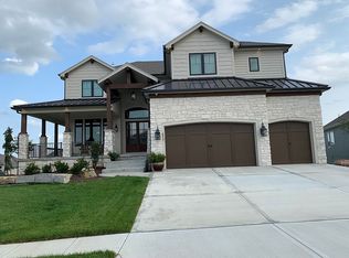 8027 W 166th Ter, Overland Park, KS 66085